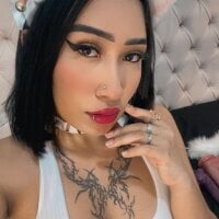 Zara_Blasse webcam model