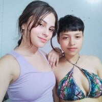 Perla_And_Esmeralda's Offline Chat Room