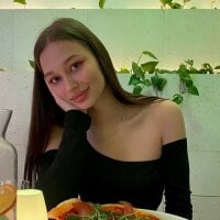 ห้องแชทออฟไลน์ของ MonaGerald