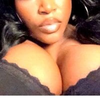 Ebony_Busty_Babe's Offline Chat Room