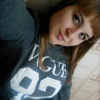 HotBritneyyy's Offline Chat Room