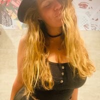 CamillaCarson's Offline Chat Room