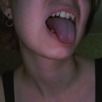 UmbraVelour webcam model