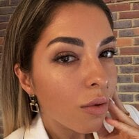 Nicoleeee111n Offline chat-huone