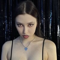 lara_croftt's Offline Chat Room