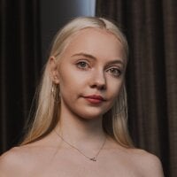 Nyx_Blonde webcam model