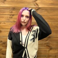 MandyPinkk Adlı Modelin Çevrimdışı Sohbet Odası