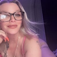 Curvy-Cleo webcam
