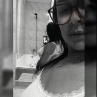 Alejandra_mature webcam model