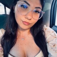 LysandraDeVine webcam model