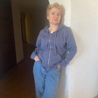 Louise_Lavende webcam model