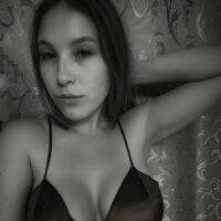 LillianRed webcam model