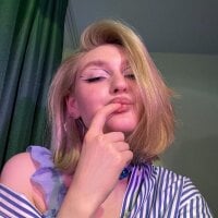 Charming_Nicolette webcam model