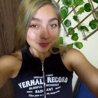 Mia_milk1 webcam model