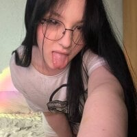ManiaUwU webcam model