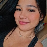 Cloe-ofcial1 webcam model