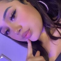 Roxanee_69 webcam