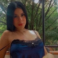 ROSESWEET20's Offline Chat Room