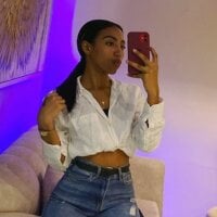 iam_nicolle webcam model