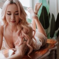 Best_Blondie fully naked strip on cam for online sex movie webcam chat