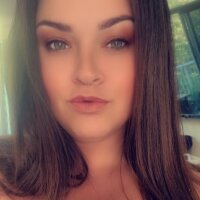 Greeneyedbeautyxxx's Offline Chat Room