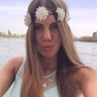 DorinaShy's Offline Chat Room