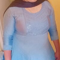 Tamil_Maya12 Adlı Modelin Çevrimdışı Sohbet Odası