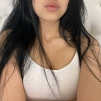 sassygirlmina's Offline Chat Room