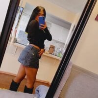 emiliaaava webcam model