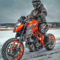 xxx1x1x's Offline Chat Room