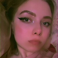lalisa_youang's Offline Chat Room