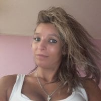 xSexiMonisx's Offline Chat Room