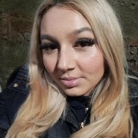 hotamanda01 webcam model