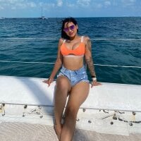 Ada_alexandri Chat Room offline