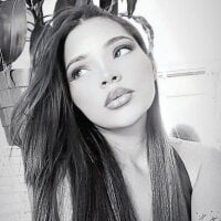 MiaSofiaa_'s Offline Chat Room