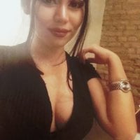 Yunashi Adlı Modelin Çevrimdışı Sohbet Odası