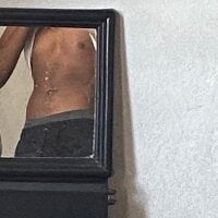 lucky_dicks143 webcam model