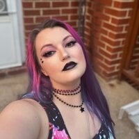 SelenaShyne's Offline Webcam Chat