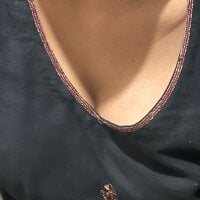 itsRuhi01682 webcam model