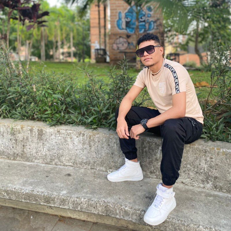 andersalesak05 live cam profile