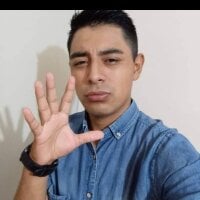 hectormatador247's Offline Chat Room