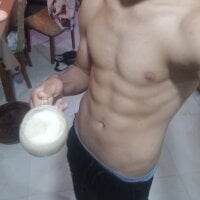 UsualSummer2 webcam model