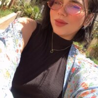 Dina1501's Offline Chat Room