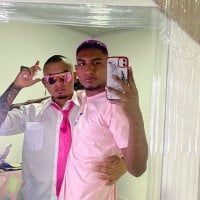 Hot_dollxxx's Offline Chat Room