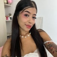 analia_collins webcam