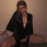 foxy_ana13's Avatar Pic
