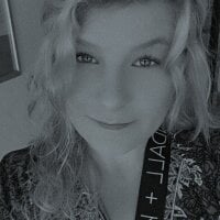 wetmilfpussy12's Offline Chat Room