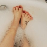 Footloverinc's Offline Chat Room