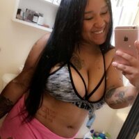 CokeNdCharisma's Offline Chat Room