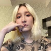 RobinkHelless webcam model